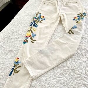 White Straight Jeans with Flower Embroidery